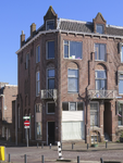 908750 Gezicht op het winkelhoekpand Weerdsingel O.Z. 52A te Utrecht, met links de Kievitstraat.N.B. bouwjaar: ...